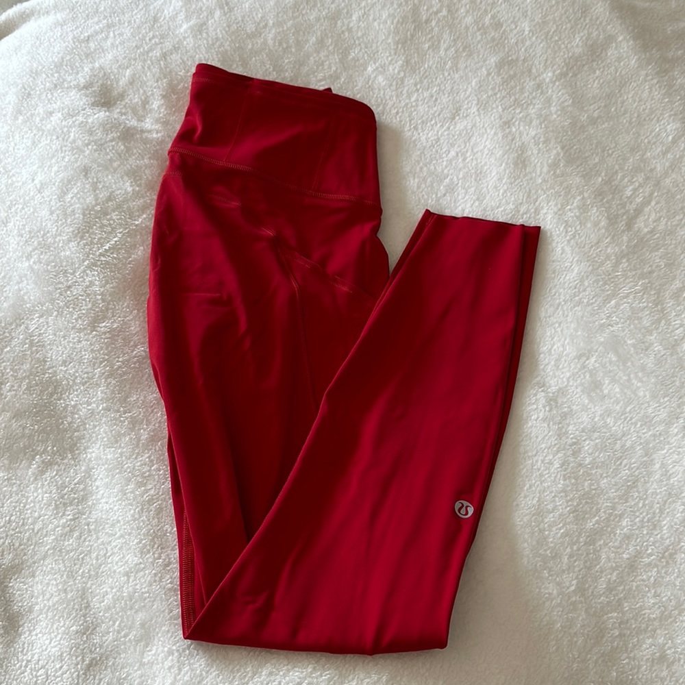 Lululemon red fast and free leggings, size 6, 25 inch. Excellent condition